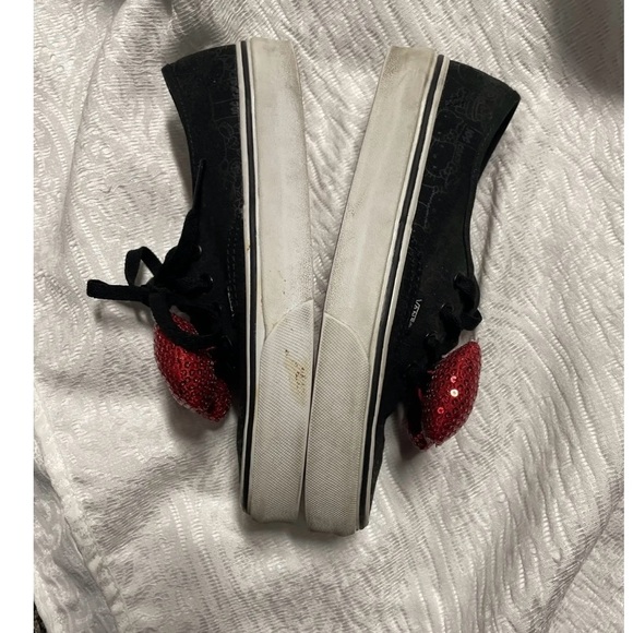 Rare VANS x HELLO KITTY AUTHENTIC (BLACK/BOW) SHOES (MEN6/WOMEN 6.5 - Picture 5 of 9